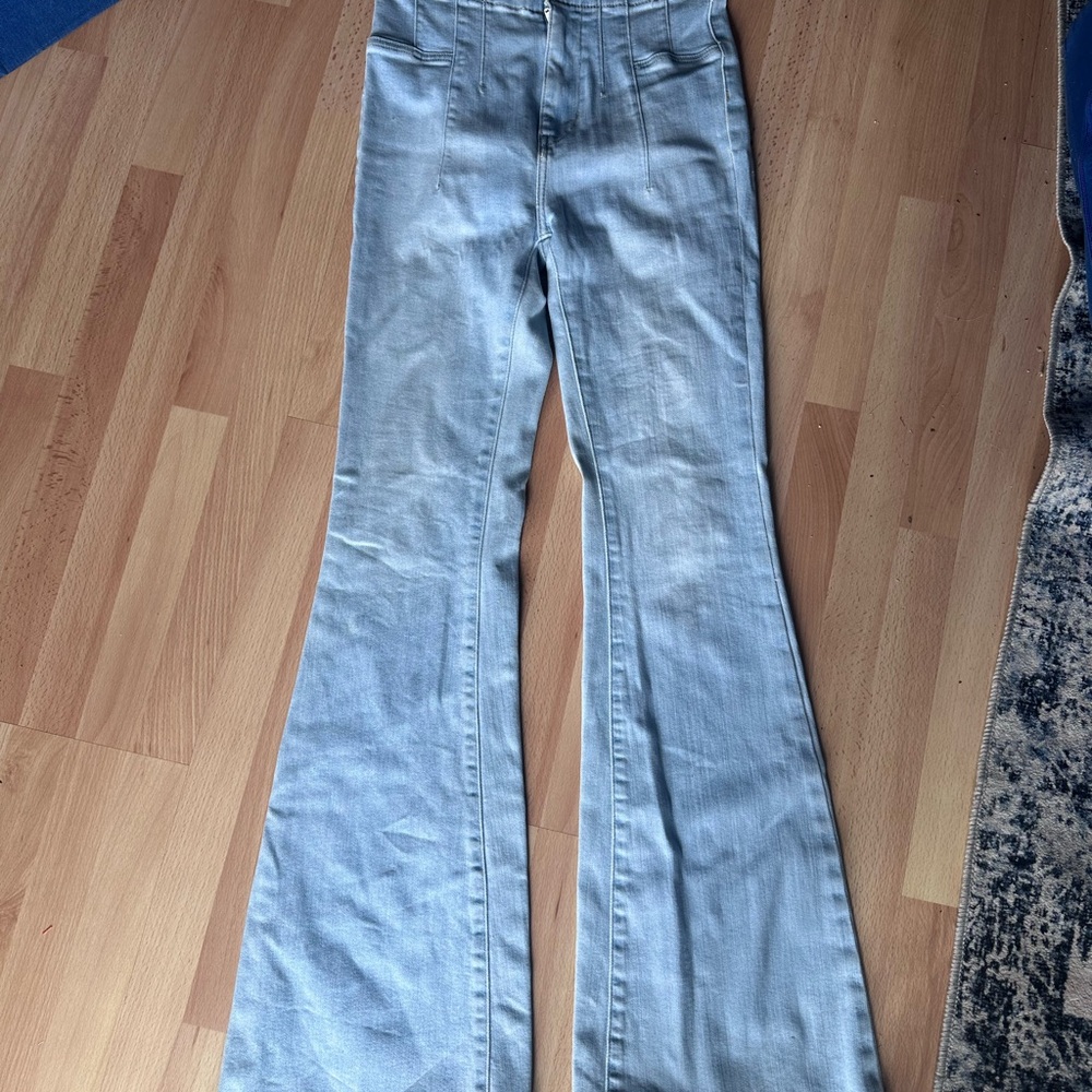 We the Free Light Wash High Rise Flare Size 26 - Picture 3 of 6